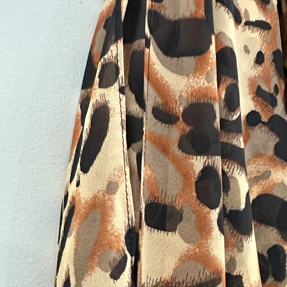 bebe Leopard Print Cowl-Front Long Sleeve Bodysuit - Brown/Black size XXS - Picture 3 of 12